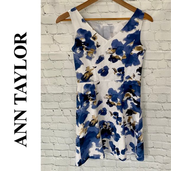 Ann Taylor Dresses & Skirts - EUC Ann Taylor Floral Sun Dress 6P